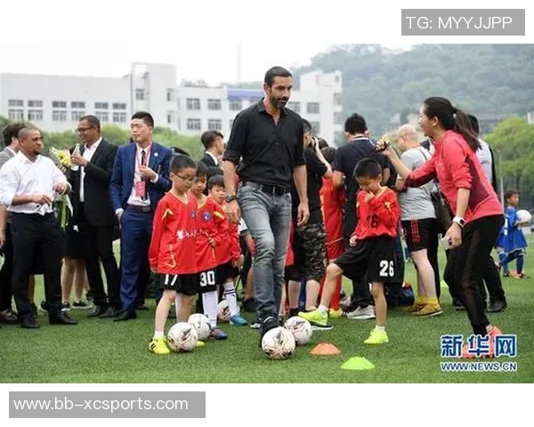 如果足球球星进入一所学校,他们会如何影响校园文化和学生生活